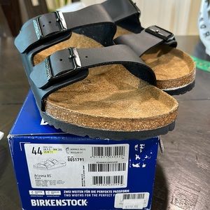 MEN Arizona BIRKENSTOCK BS SIZE 11- brand new